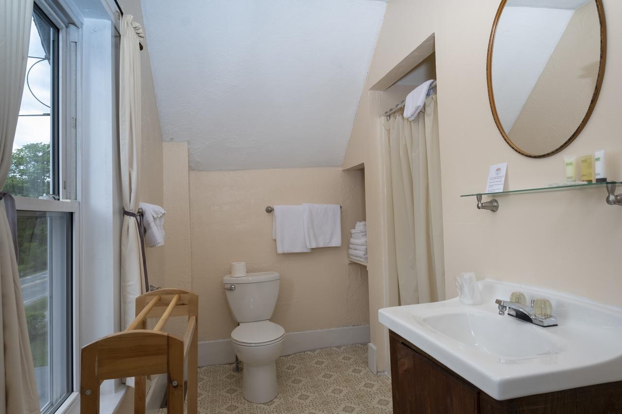 The Karass Inn Chester Bagian luar foto