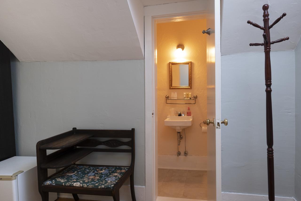 The Karass Inn Chester Bagian luar foto