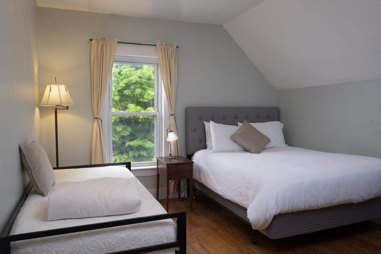 The Karass Inn Chester Bagian luar foto